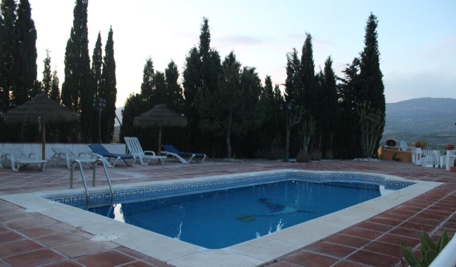 piscina galeria casa rural rocio y paloma